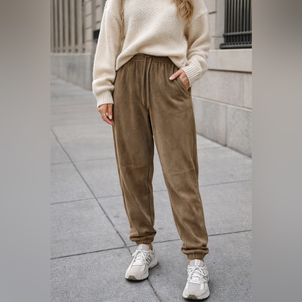Happily Grey‎ Velour Jogger Pants Tan Size Medium